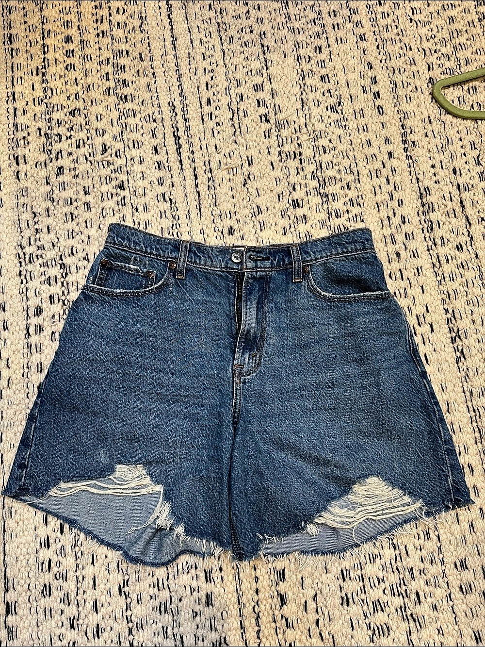 Abercrombie & Fitch The Loose Short High Rise Blue Waist 28